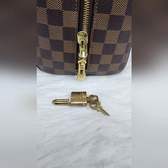 Louis Vuitton Nolita Handbag in Damier Ebene Canvas – Timeless Elegance (2005) - Picture 9 of 16